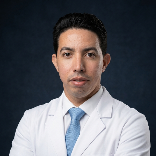 Dr. Alienkis Suarez Azaharez