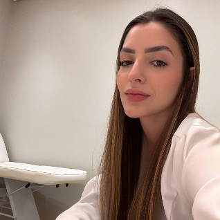 Dra. Bruna Capatti Nunes Soares