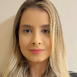 Dra. Danielly Crispim Torres