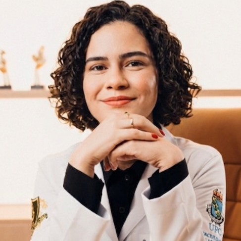 Dra. Genézia Camylla Santana Nóbrega
