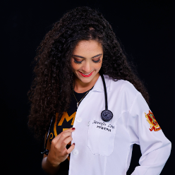 Dra. Jennifer Souza Lima