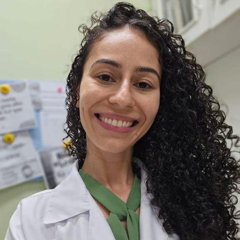 Dra. Larissa Souza Macedo