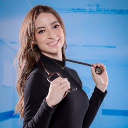 Dra. Mariana Quirino Campos Araújo