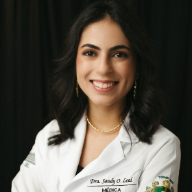 Dra. Sandy Oliveira Leal